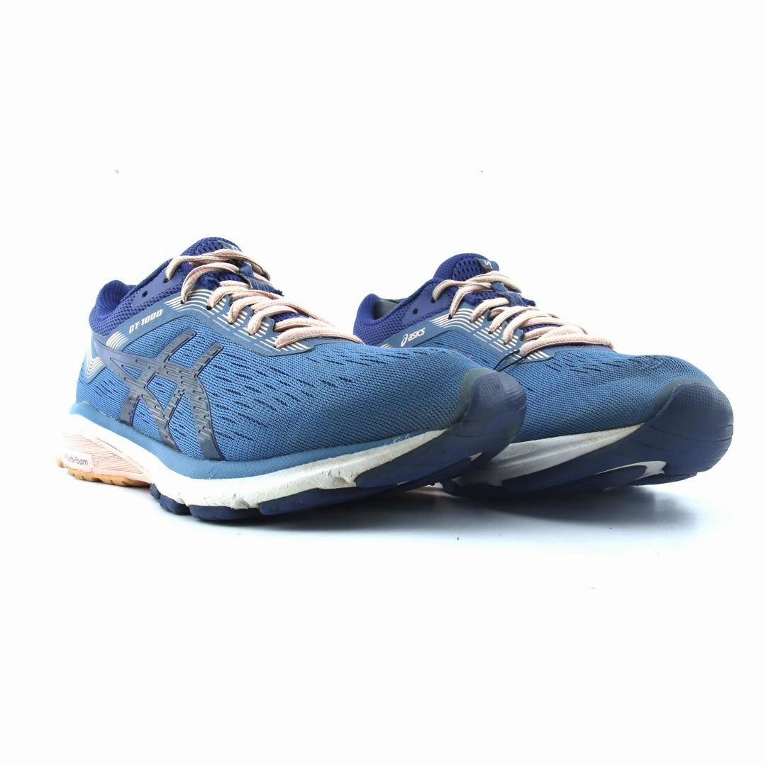 ASICS GT-1000 7 lightweight athletic shoe visuals