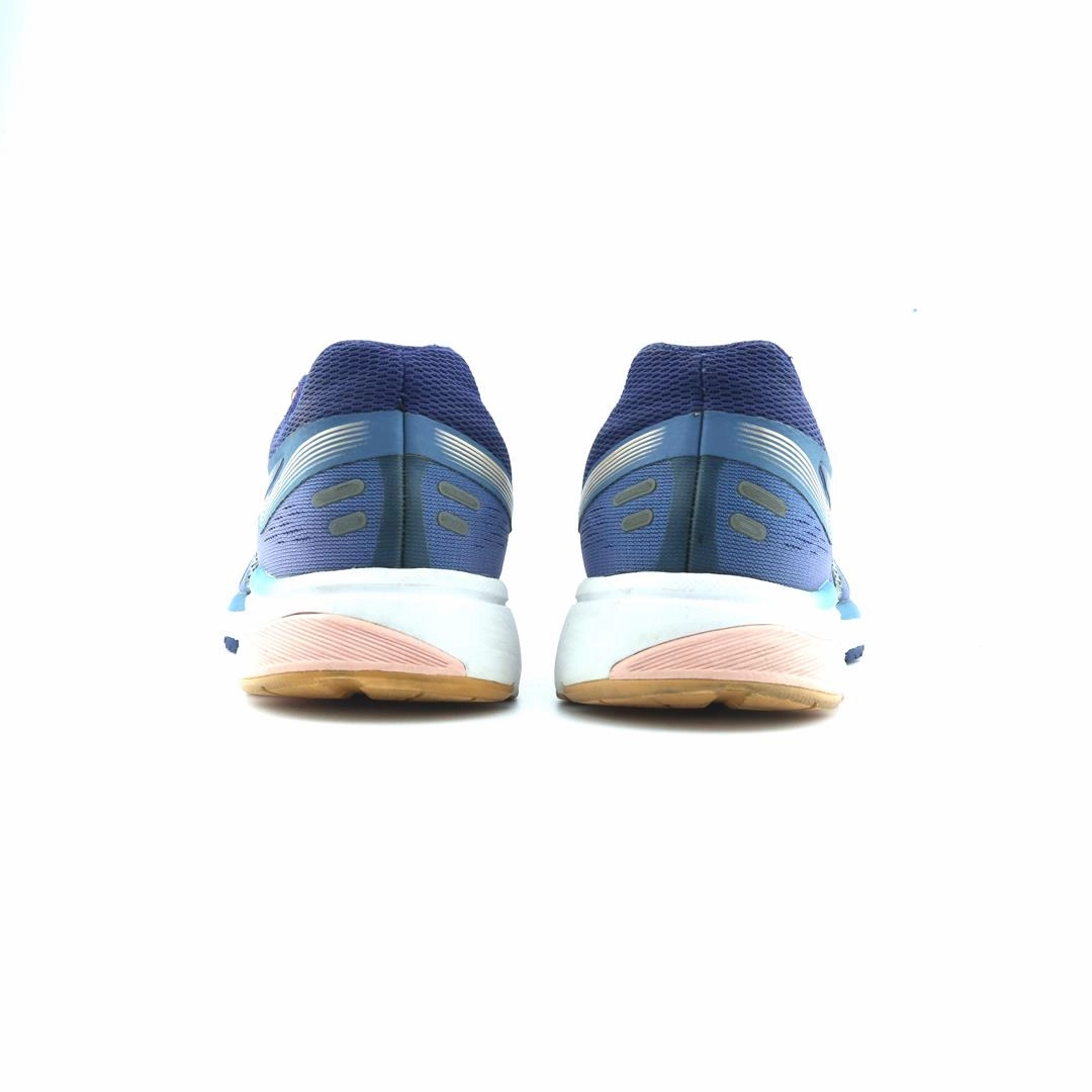 ASICS GT-1000 7 lightweight athletic shoe visuals