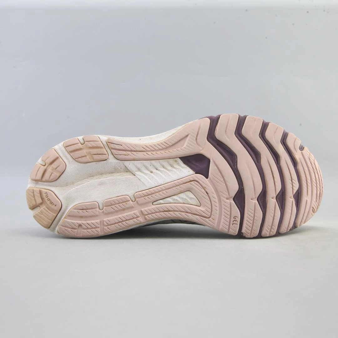 ASICS GT 2000 10 lightweight athletic shoe visuals