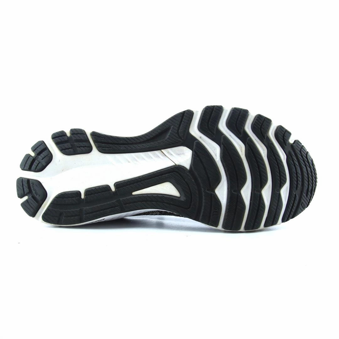 ASICS GT 2000 10 lightweight athletic shoe visuals