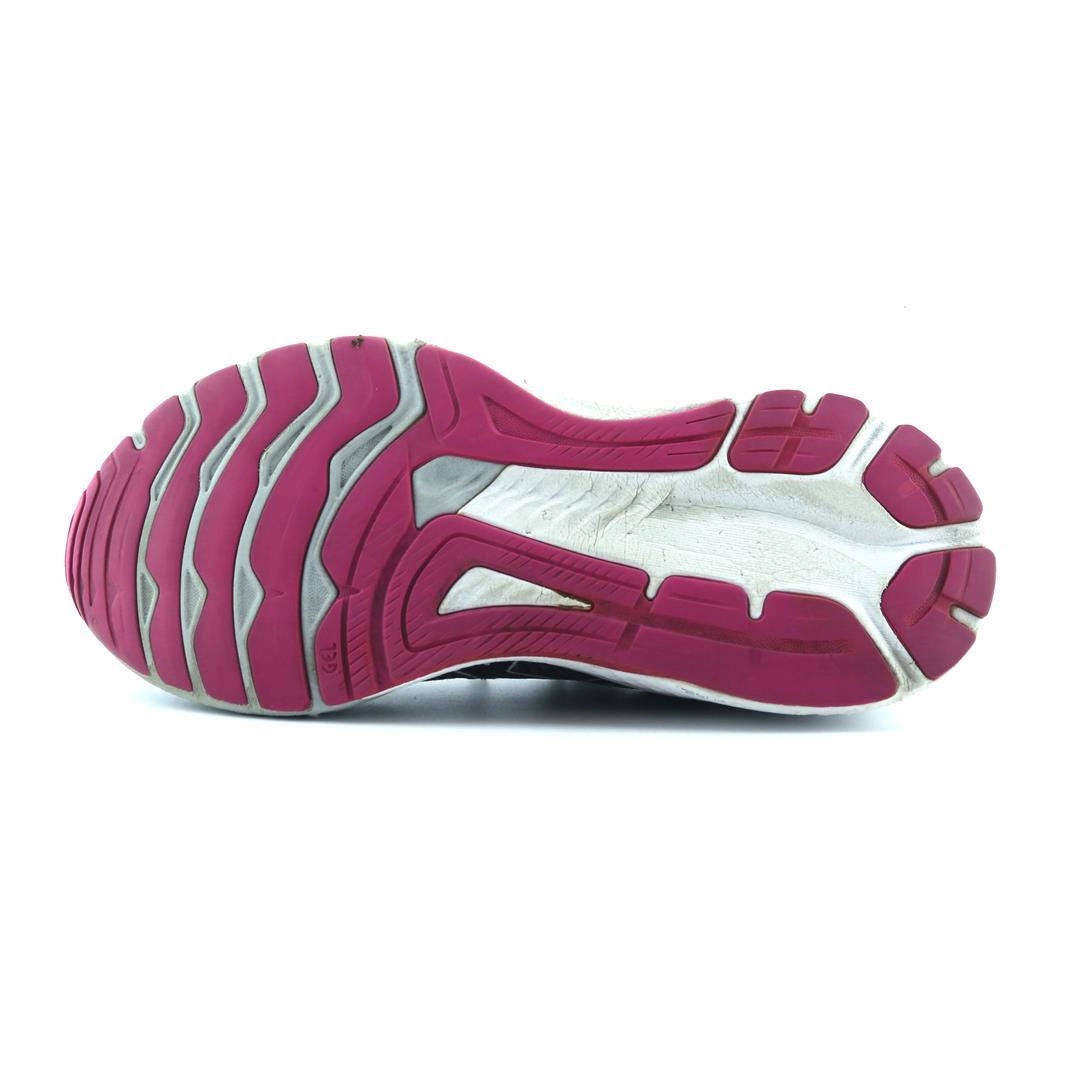 ASICS GT 2000 10 lightweight athletic shoe visuals