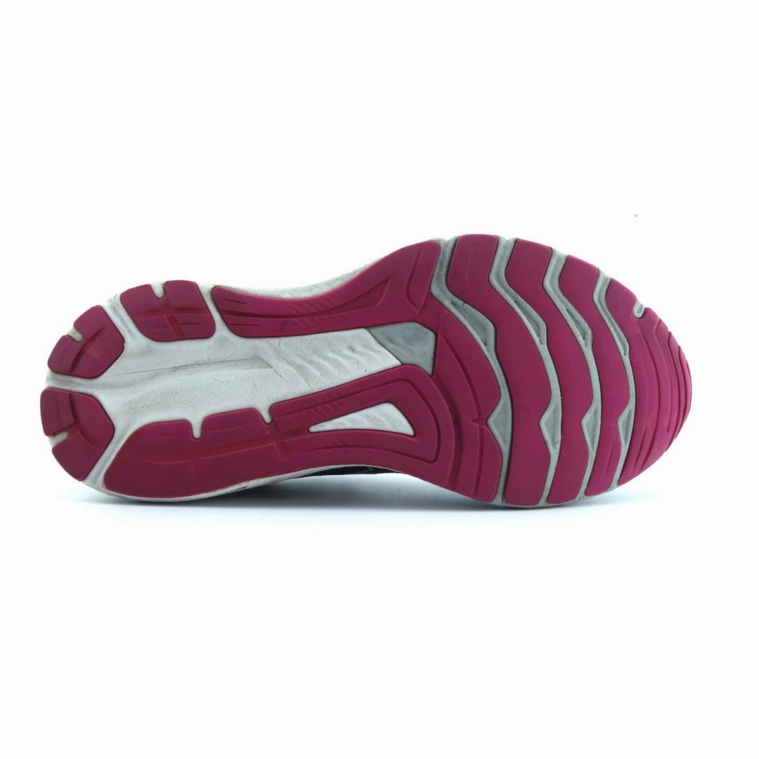 ASICS GT 2000 10 lightweight athletic shoe visuals
