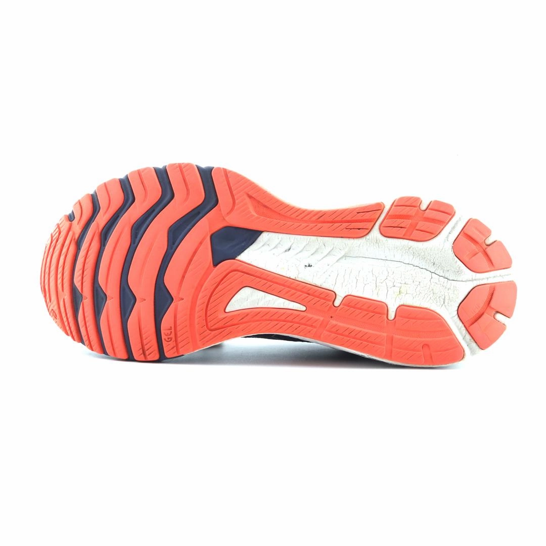 ASICS GT 2000 10 lightweight athletic shoe visuals