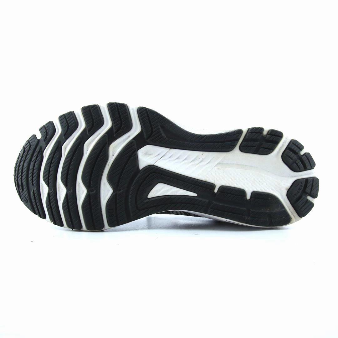 ASICS GT 2000 10 lightweight athletic shoe visuals