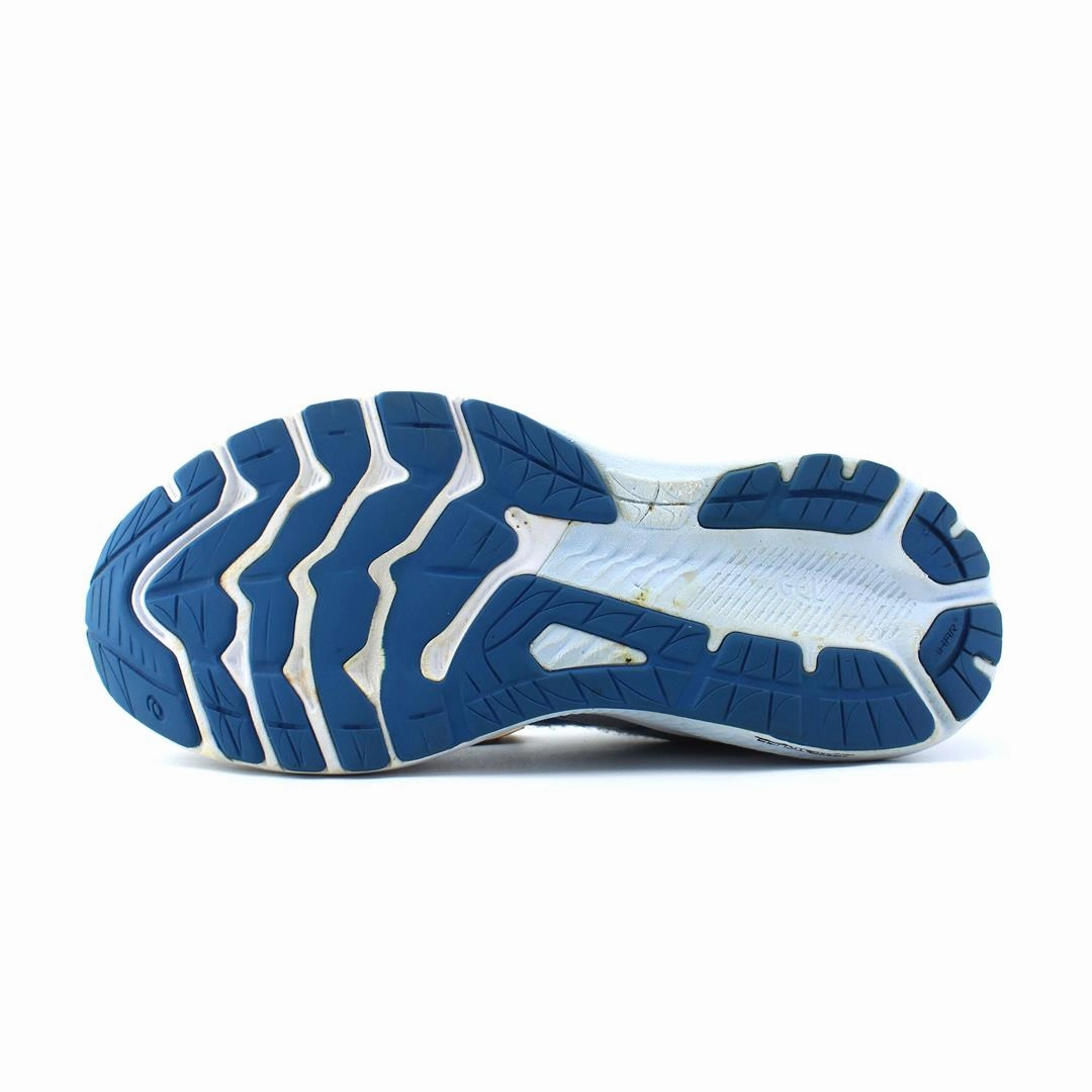 ASICS GT-2000 11 performance running shoe photos
