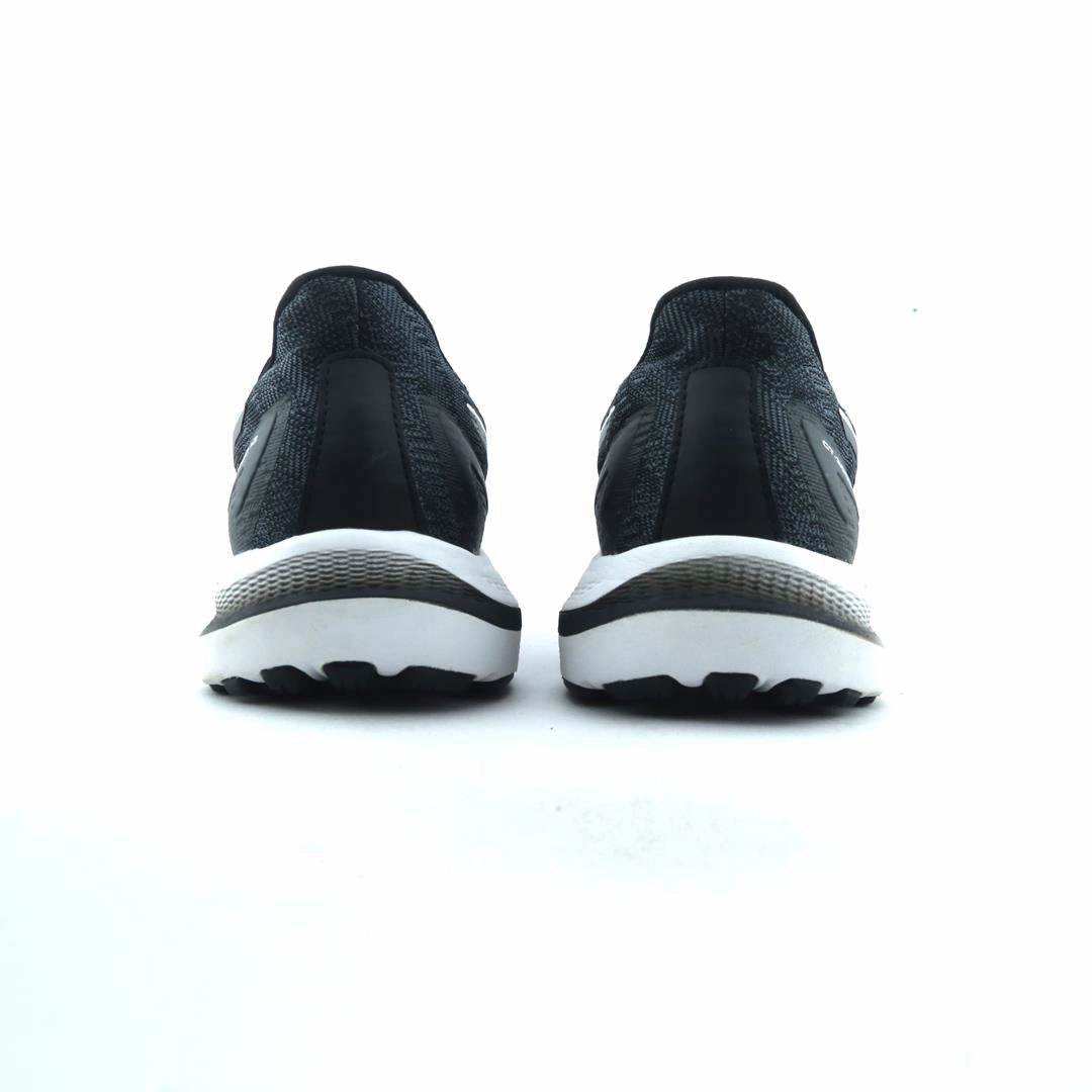 ASICS GT 2000 12 lightweight athletic shoe visuals