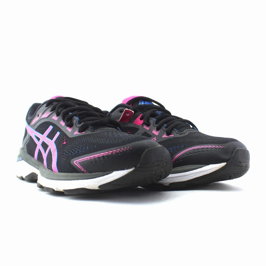 ASICS GT 2000 7 sporty Asics footwear images