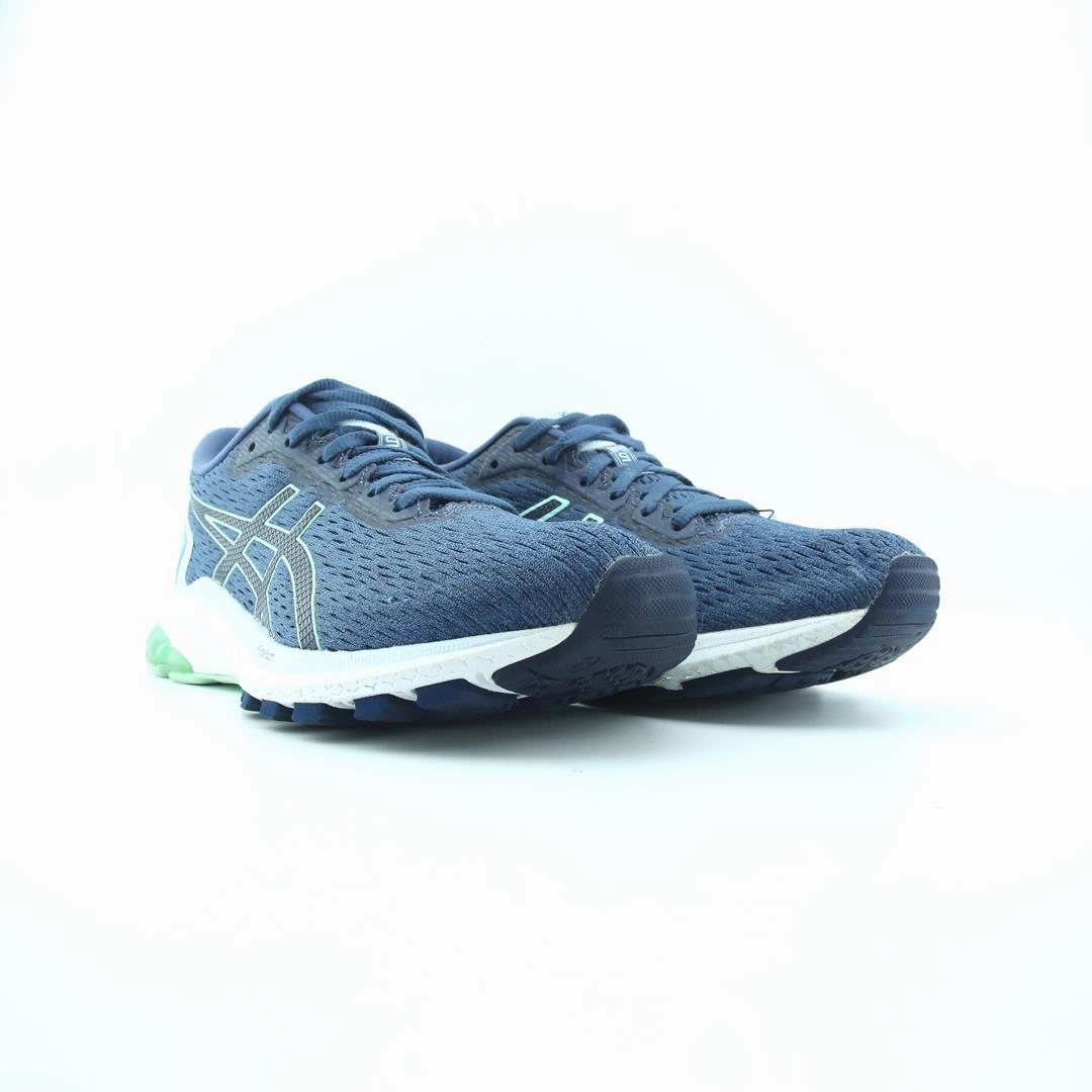 ASICS GT-2000 9 performance running shoe photos