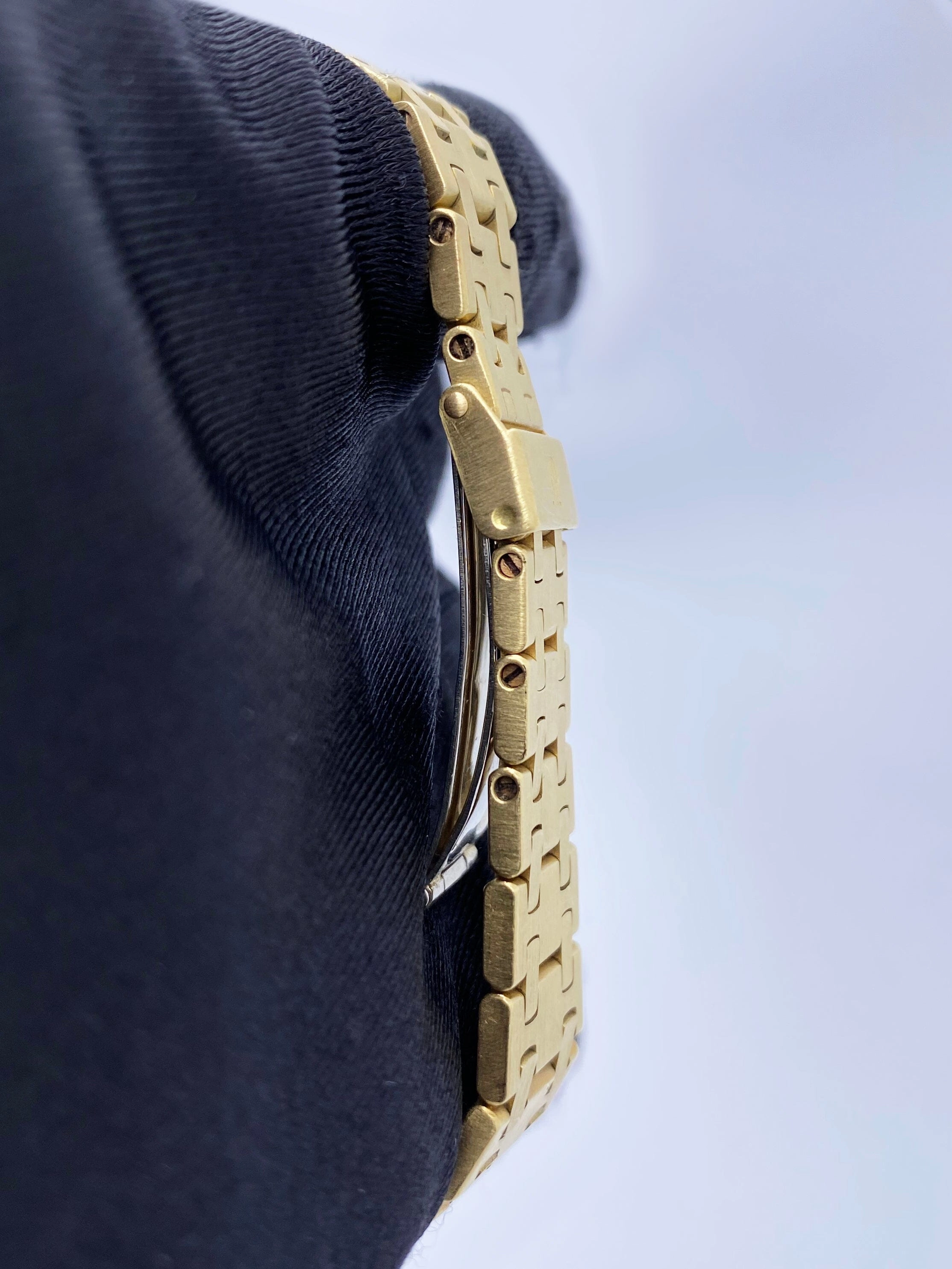 Audemars Piguet Royal Oak 6007BA 18K Yellow Gold Ladies Watch