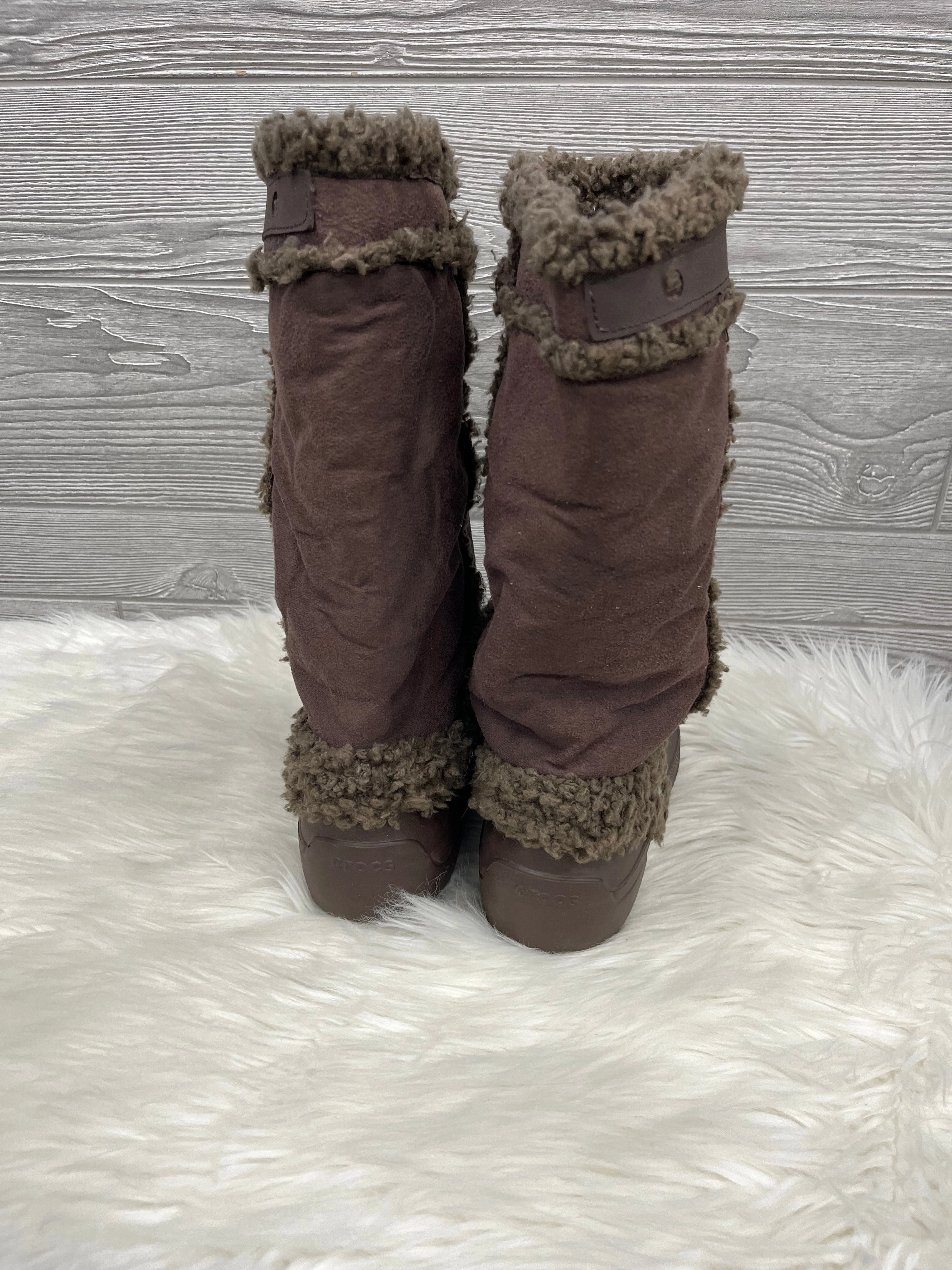 Boots Mid-calf Flats By Crocs In Brown, Size: 7 Lightweight Clogs