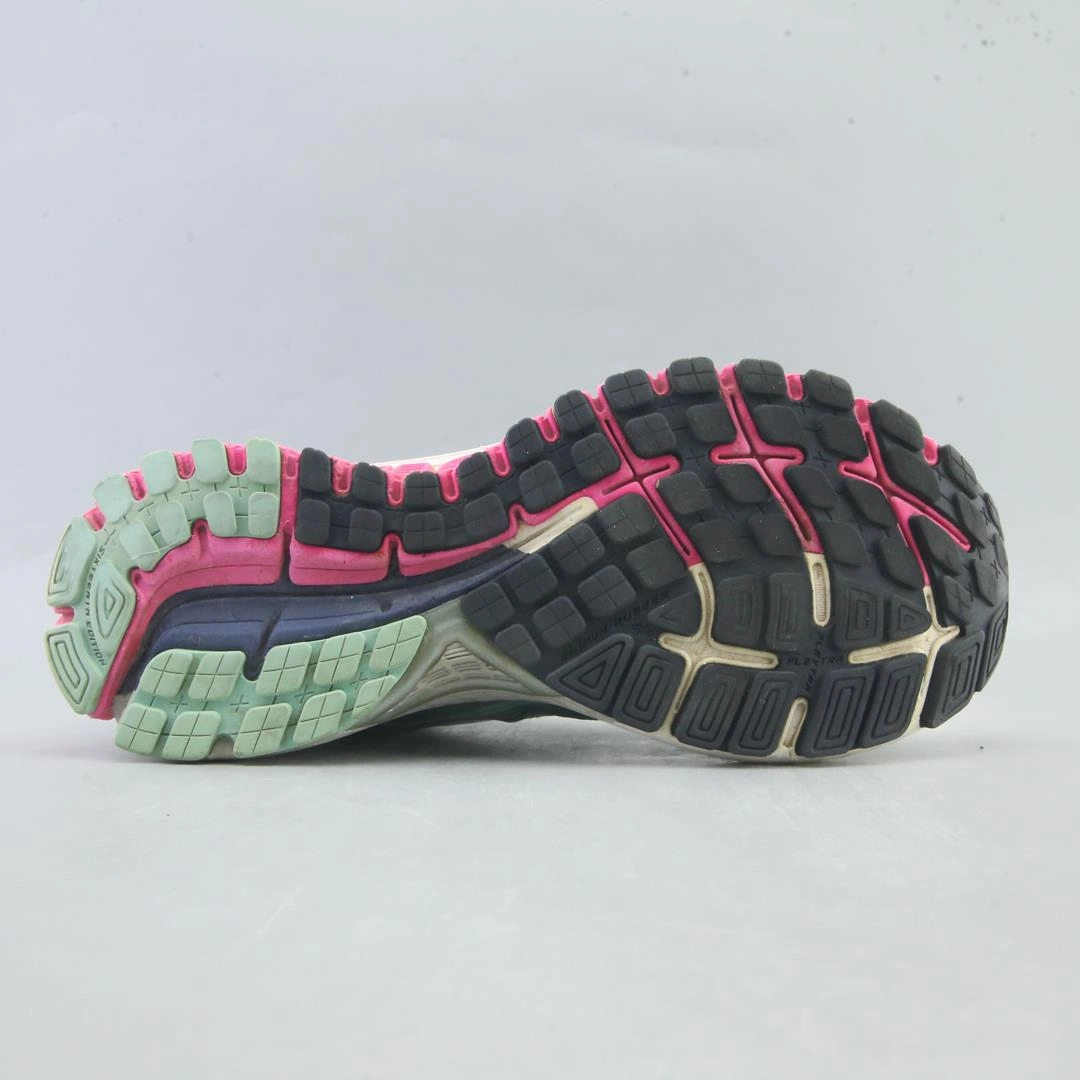 BROOKS ADRENALINE GTS 16 Brooks running shoe close-ups