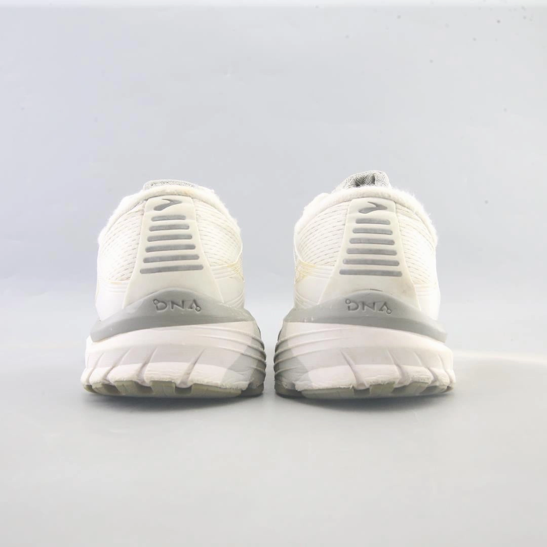 BROOKS ADRENALINE GTS 18 Brooks running footwear shots