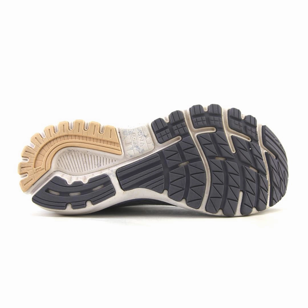 BROOKS ADRENALINE GTS 20 Brooks running footwear shots