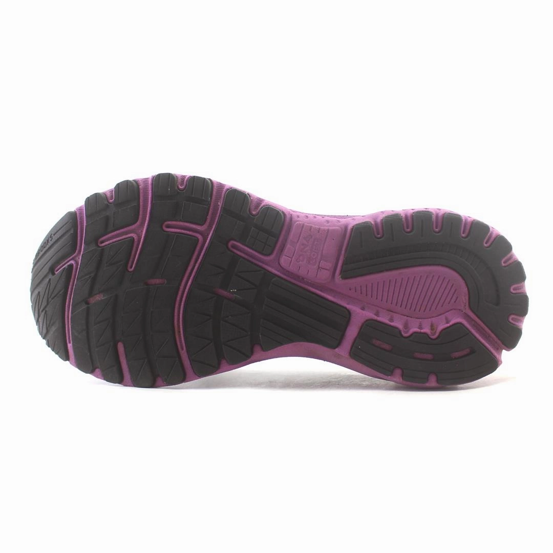 BROOKS ADRENALINE GTS 20 Brooks running shoe close-ups