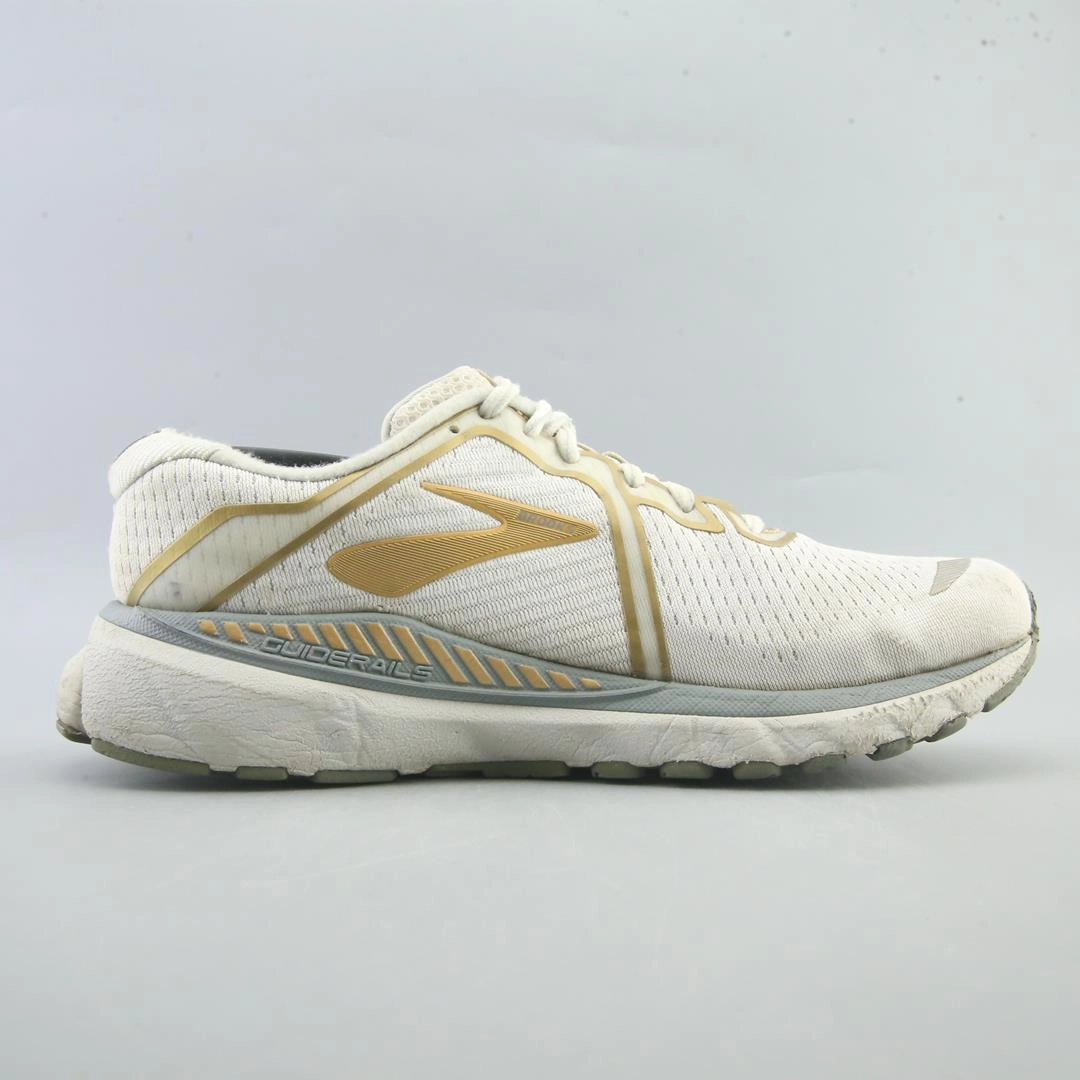 BROOKS ADRENALINE GTS 20 Brooks running shoe close-ups