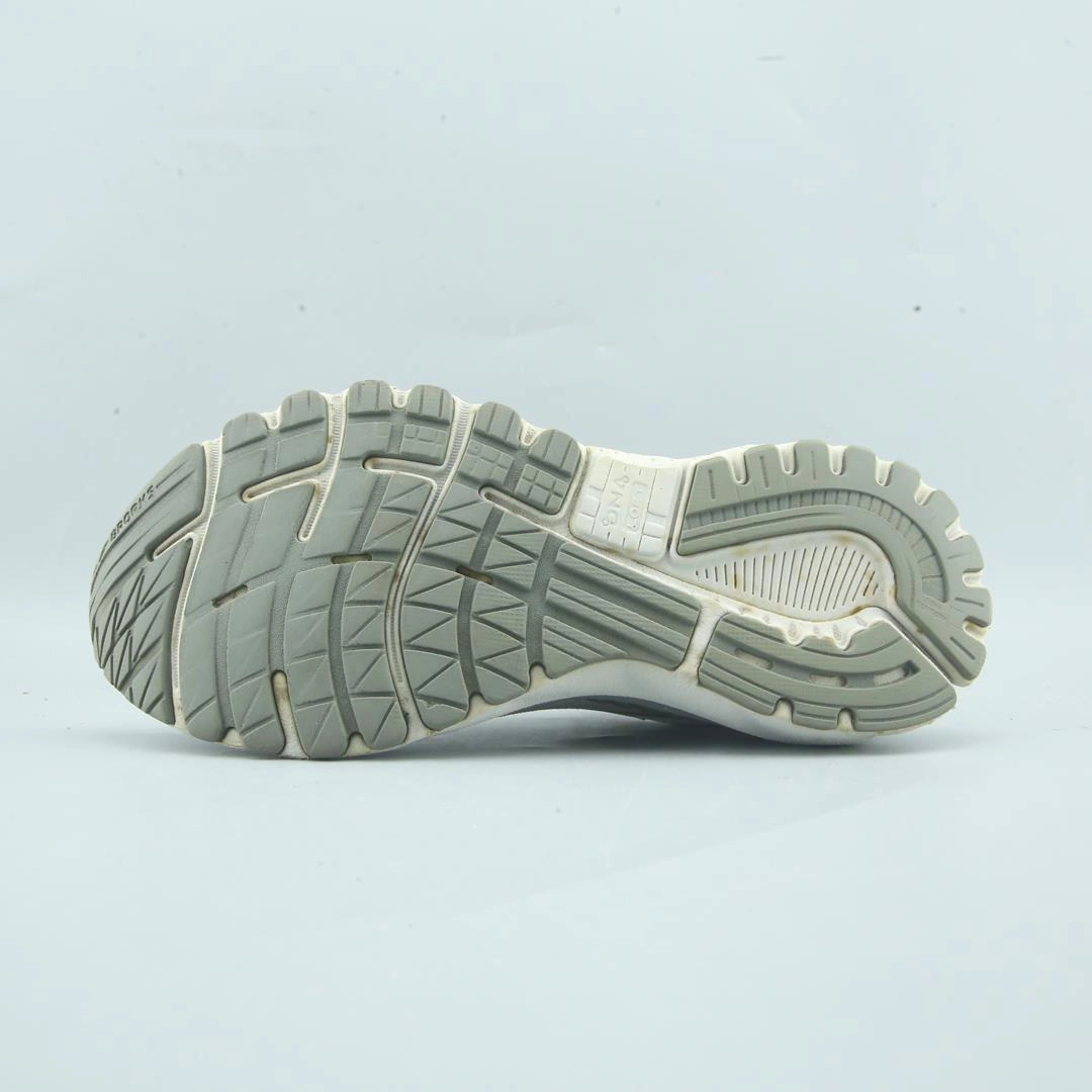 BROOKS ADRENALINE GTS 20 lightweight running shoe photos
