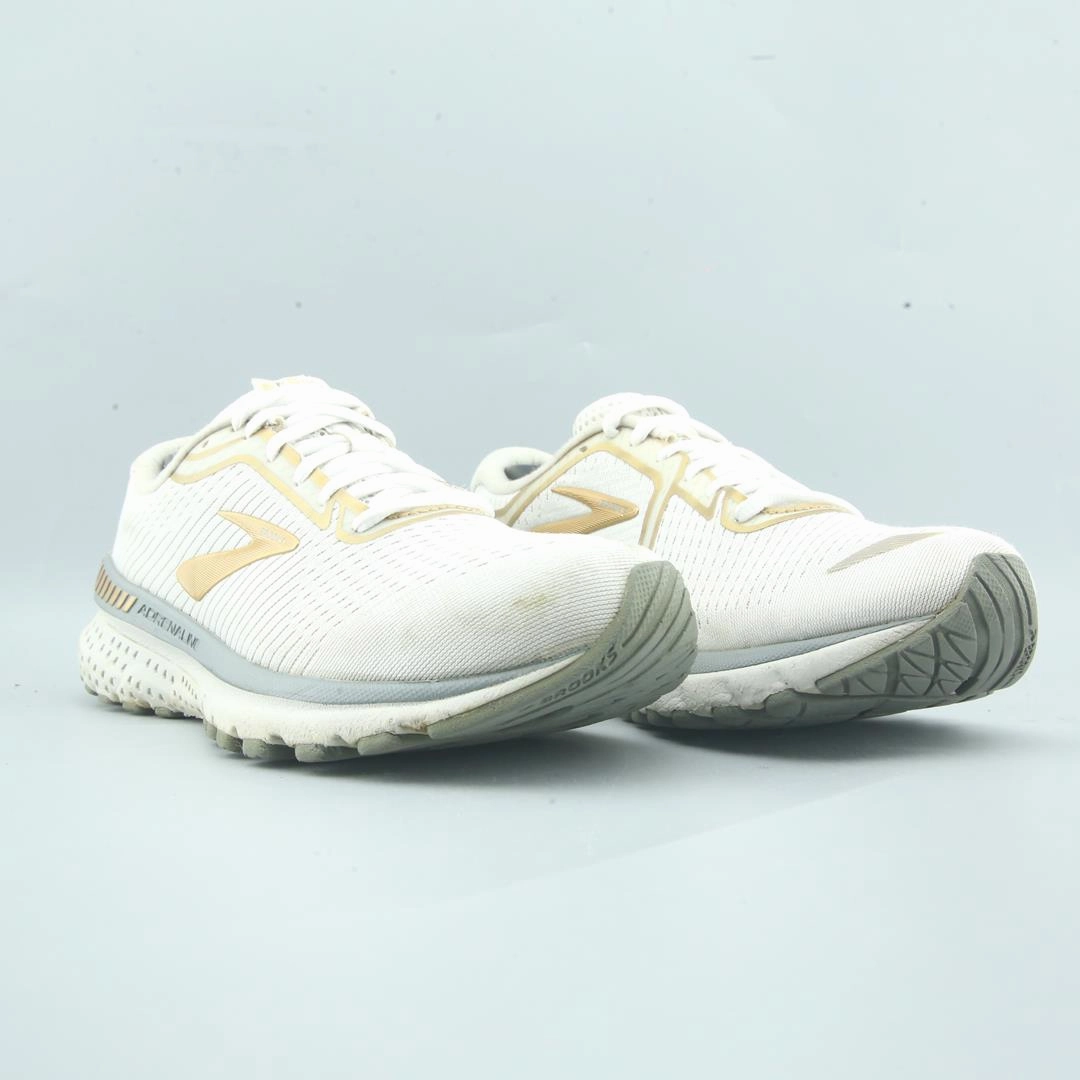 BROOKS ADRENALINE GTS 20 lightweight running shoe photos