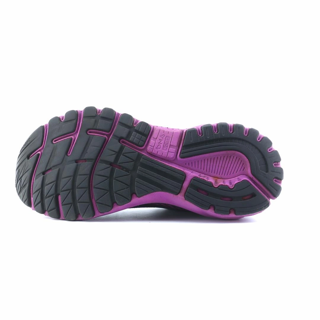 BROOKS ADRENALINE GTS 20 performance running shoe visuals