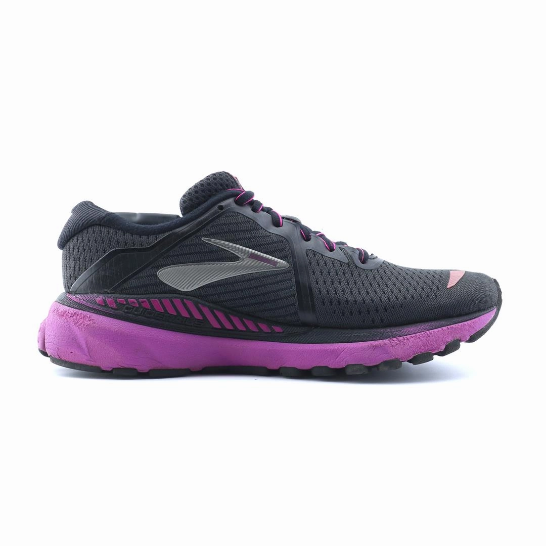 BROOKS ADRENALINE GTS 20 performance running shoe visuals