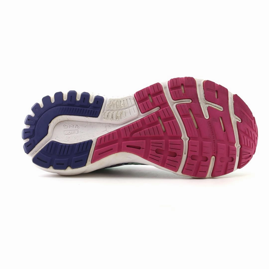 BROOKS ADRENALINE GTS 21 Brooks running footwear shots
