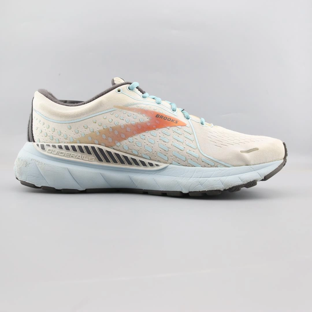 BROOKS ADRENALINE GTS 21 Brooks running footwear shots