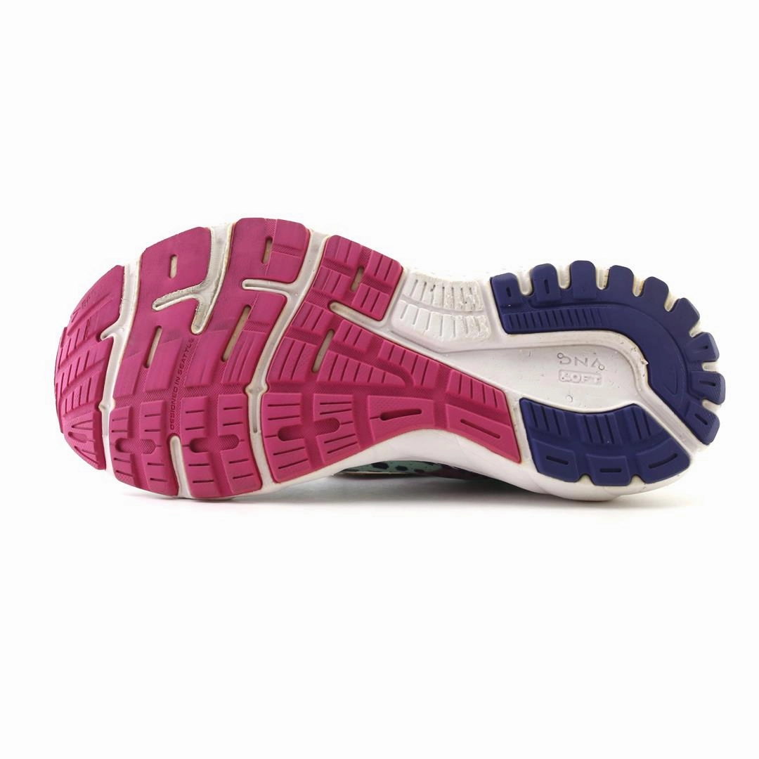 BROOKS ADRENALINE GTS 21 Brooks running footwear shots