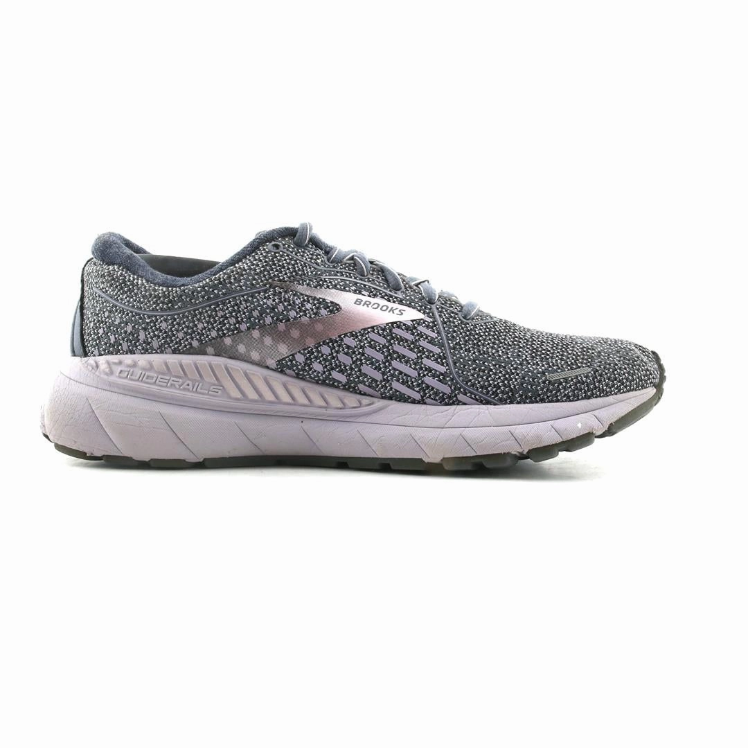 BROOKS ADRENALINE GTS 21 Brooks running shoe close-ups