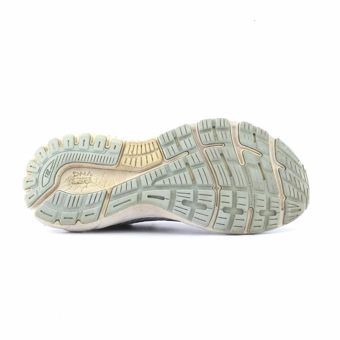 BROOKS ADRENALINE GTS 21 Brooks running shoe close-ups