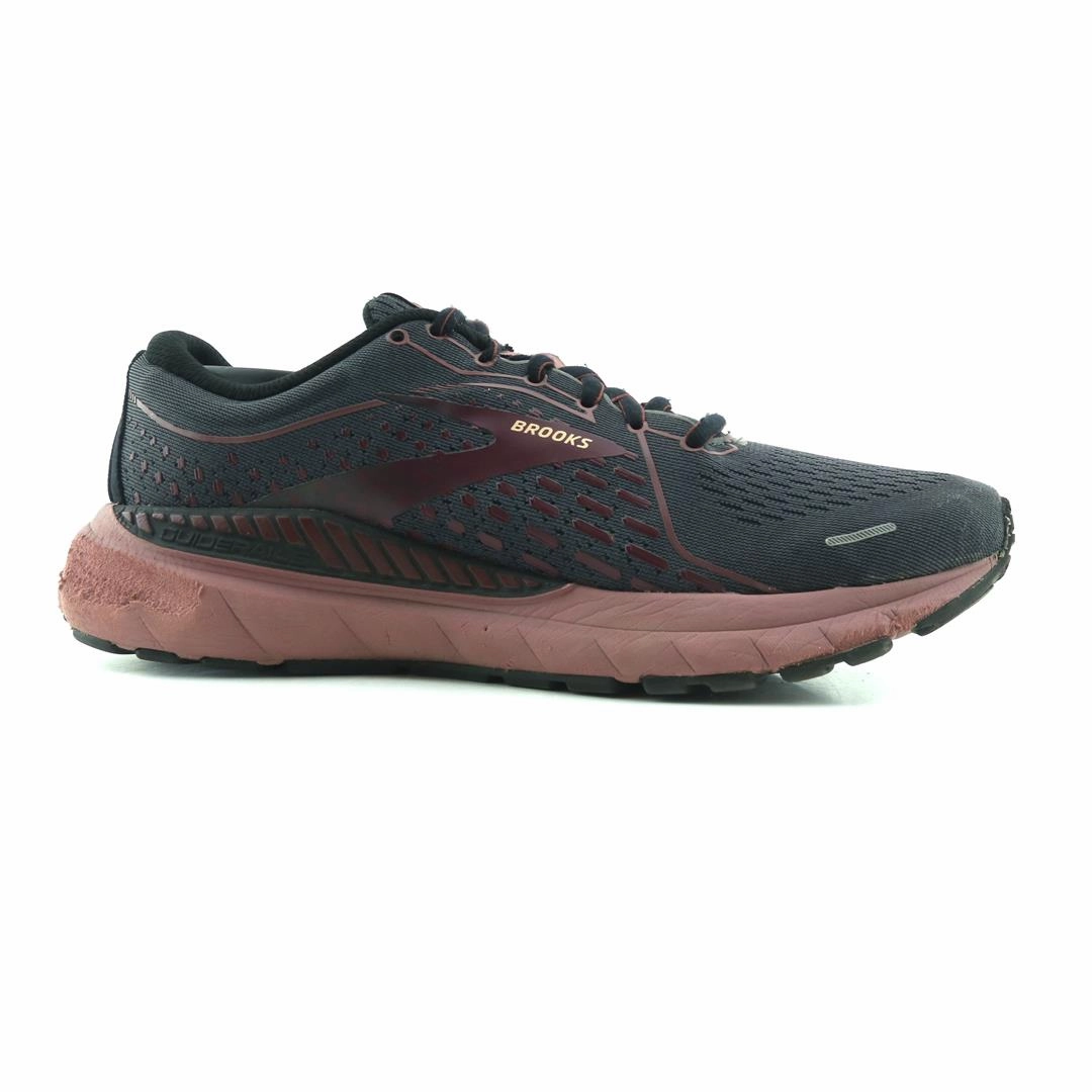 BROOKS ADRENALINE GTS 21 Brooks trainer design images