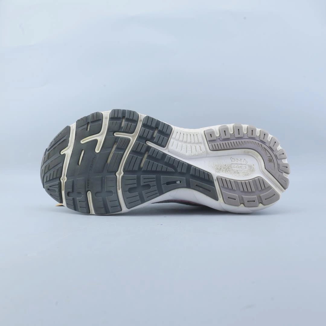 BROOKS ADRENALINE GTS 21 Brooks trainer design images