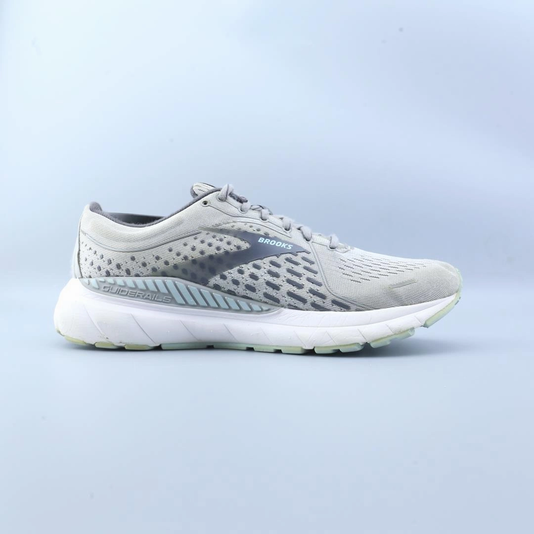 BROOKS ADRENALINE GTS 21 Brooks trainer design images