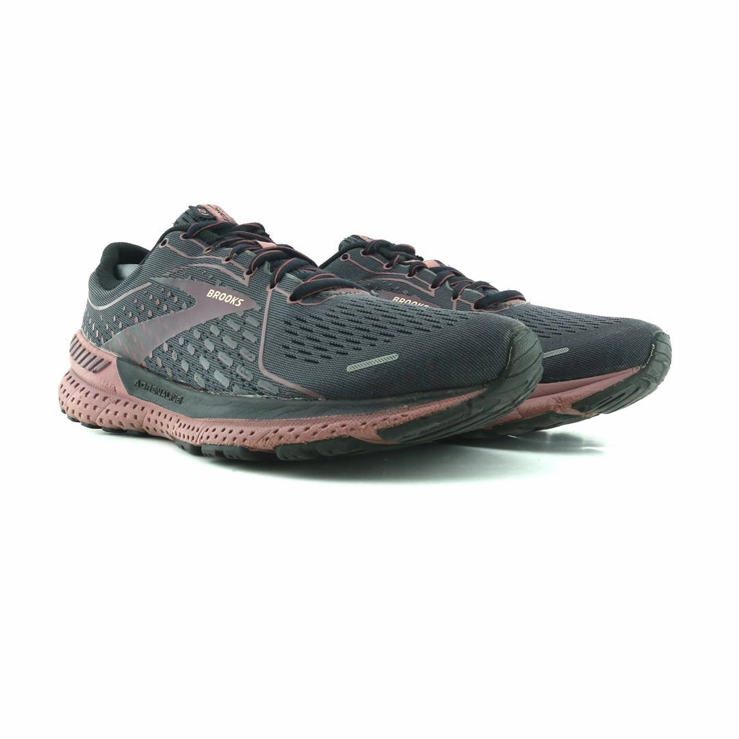 BROOKS ADRENALINE GTS 21 Brooks trainer design images