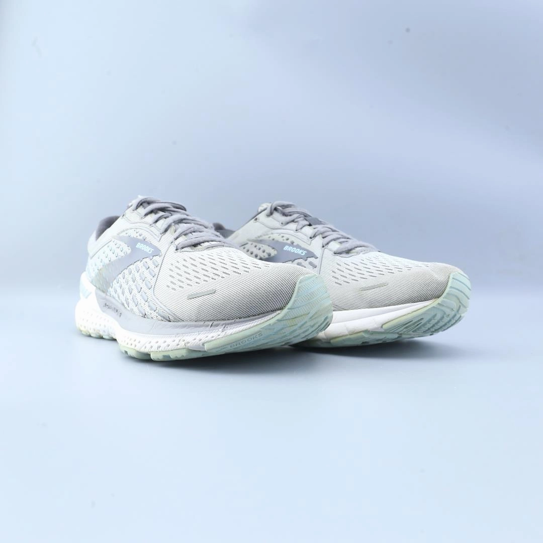 BROOKS ADRENALINE GTS 21 Brooks trainer design images