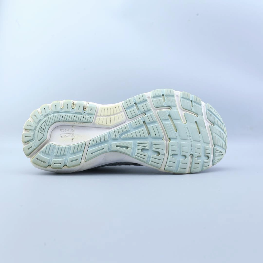 BROOKS ADRENALINE GTS 21 Brooks trainer design images