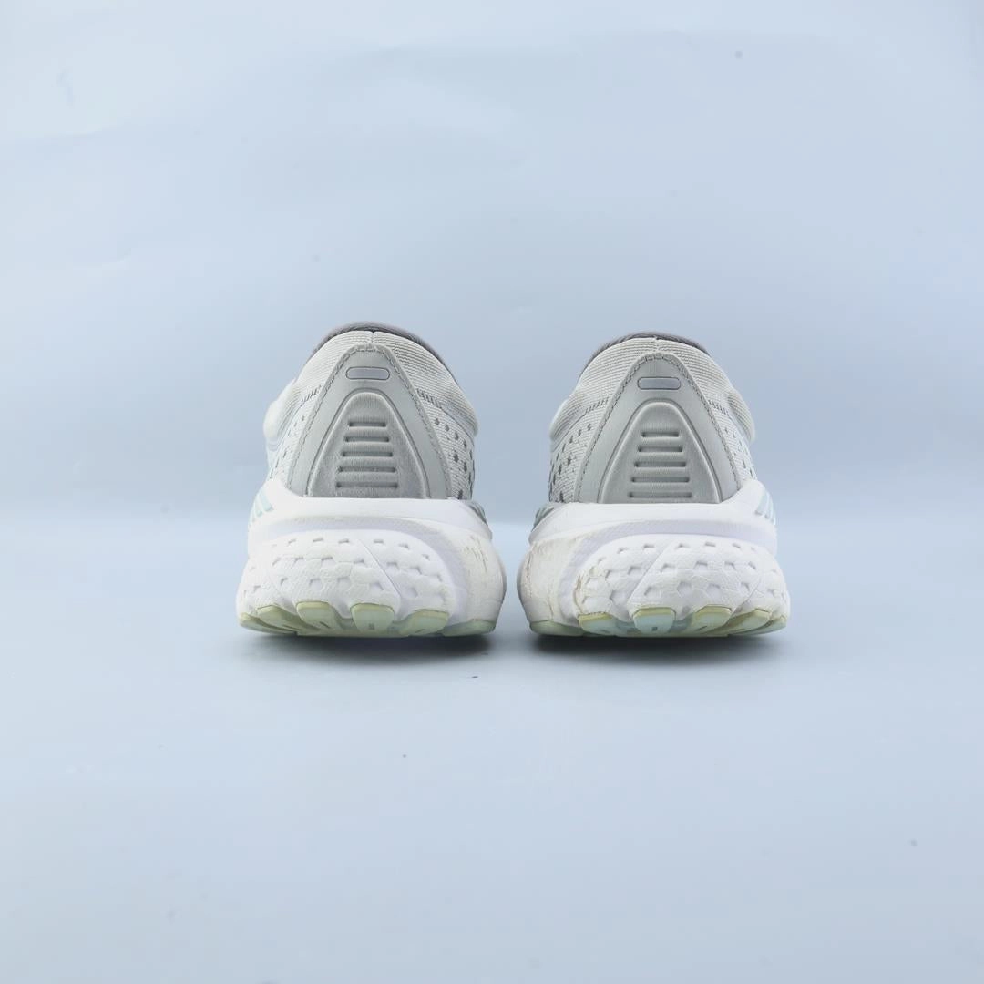 BROOKS ADRENALINE GTS 21 Brooks trainer design images