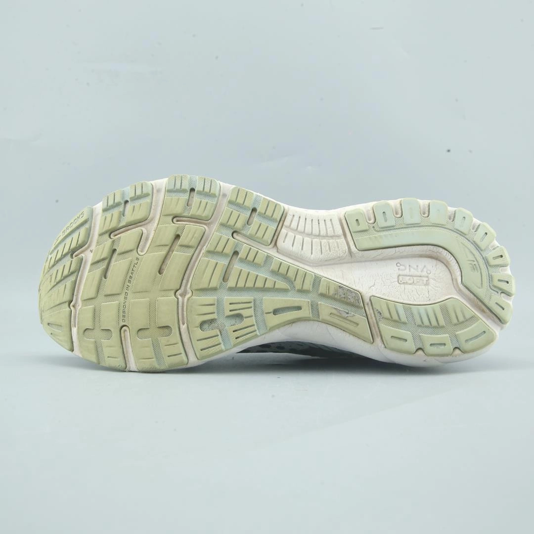 BROOKS ADRENALINE GTS 21 lightweight running shoe photos
