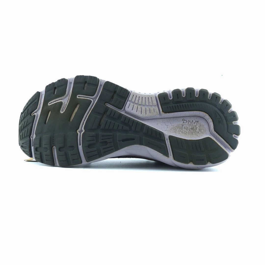 BROOKS ADRENALINE GTS 21 performance running shoe visuals