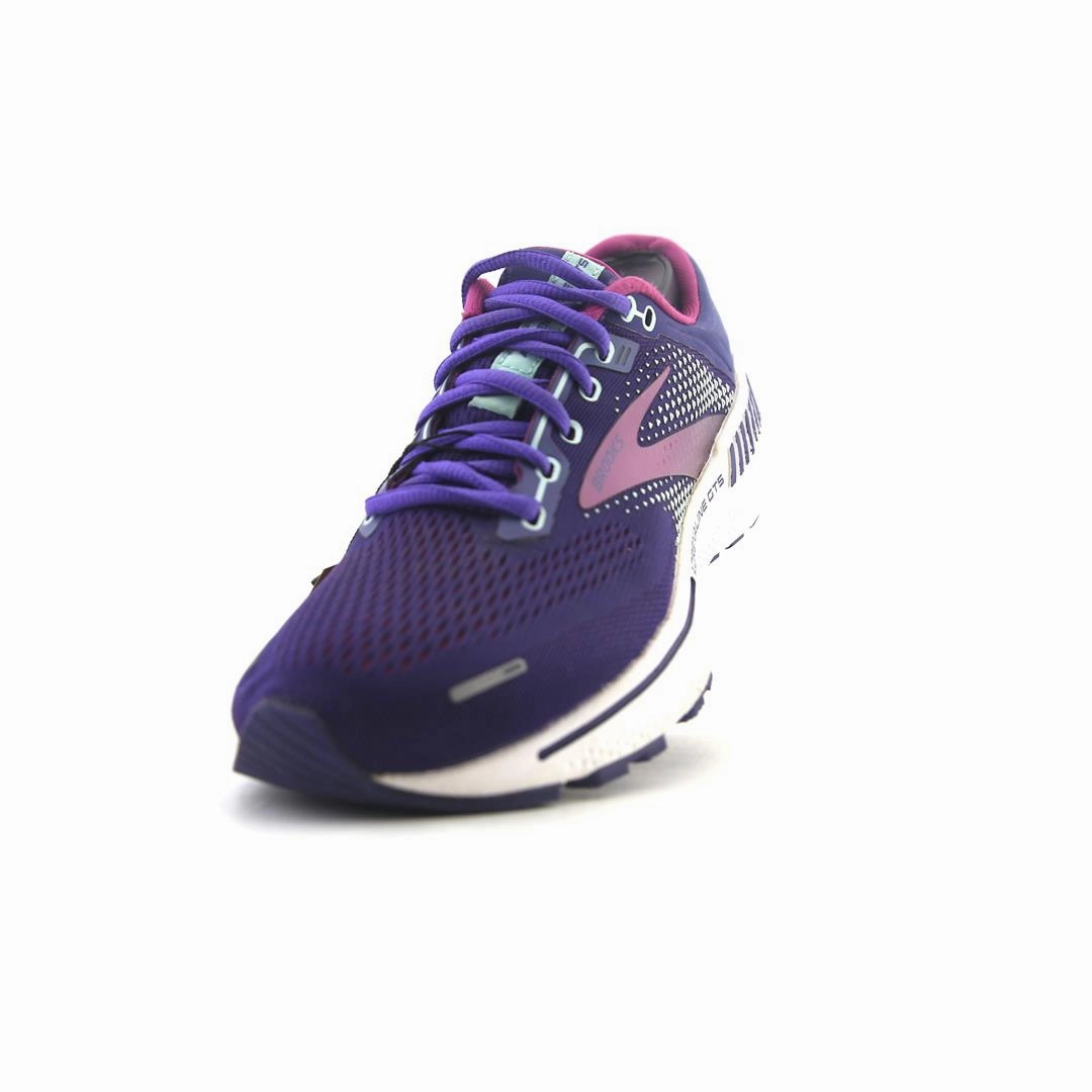 BROOKS ADRENALINE GTS 22 Brooks running footwear shots