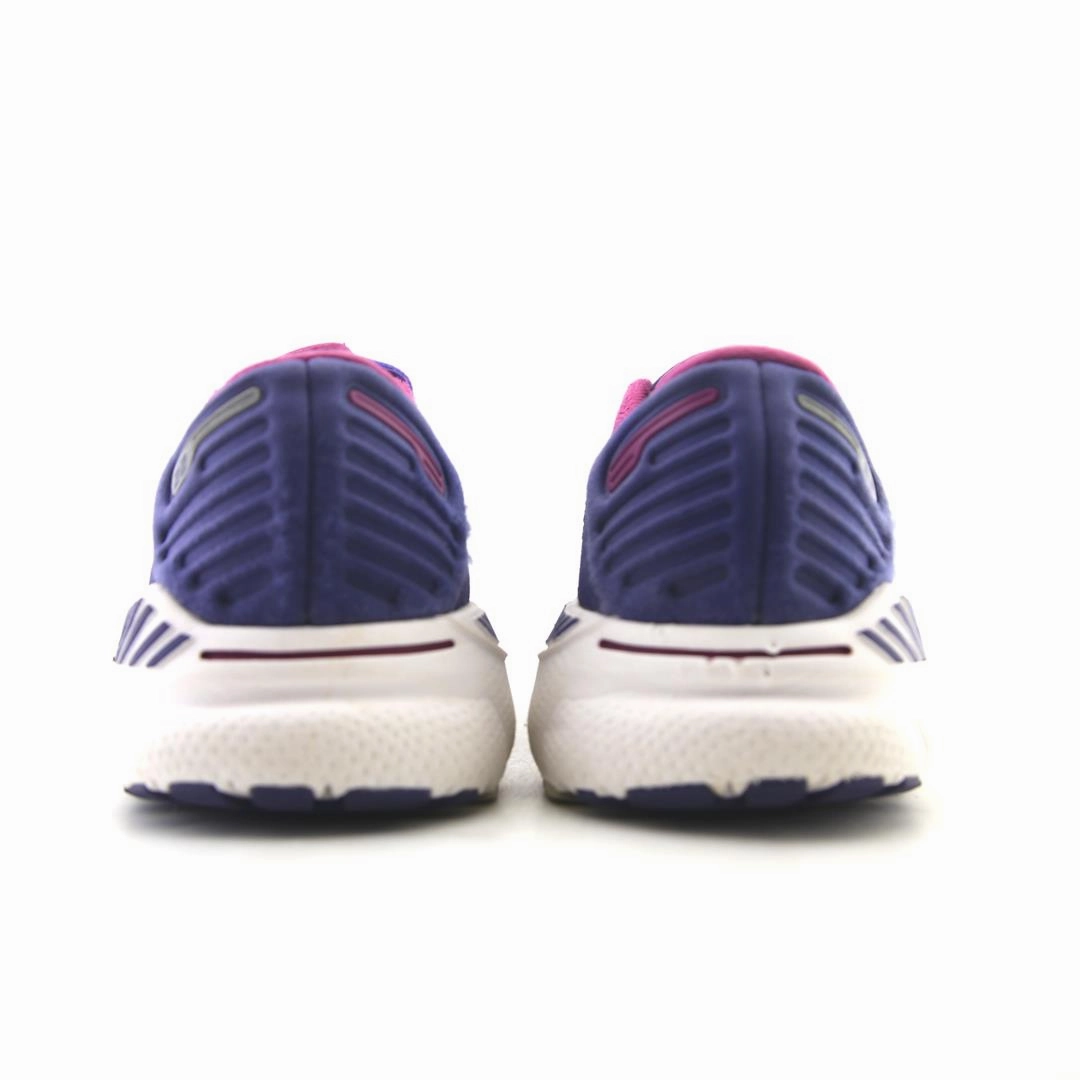 BROOKS ADRENALINE GTS 22 Brooks running footwear shots