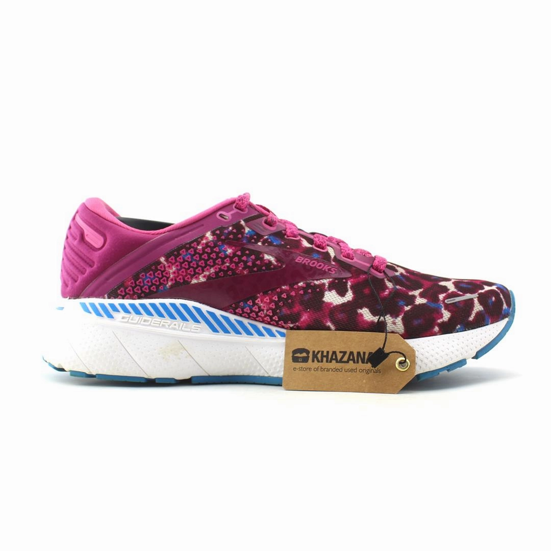 BROOKS ADRENALINE GTS 22 Brooks running footwear shots