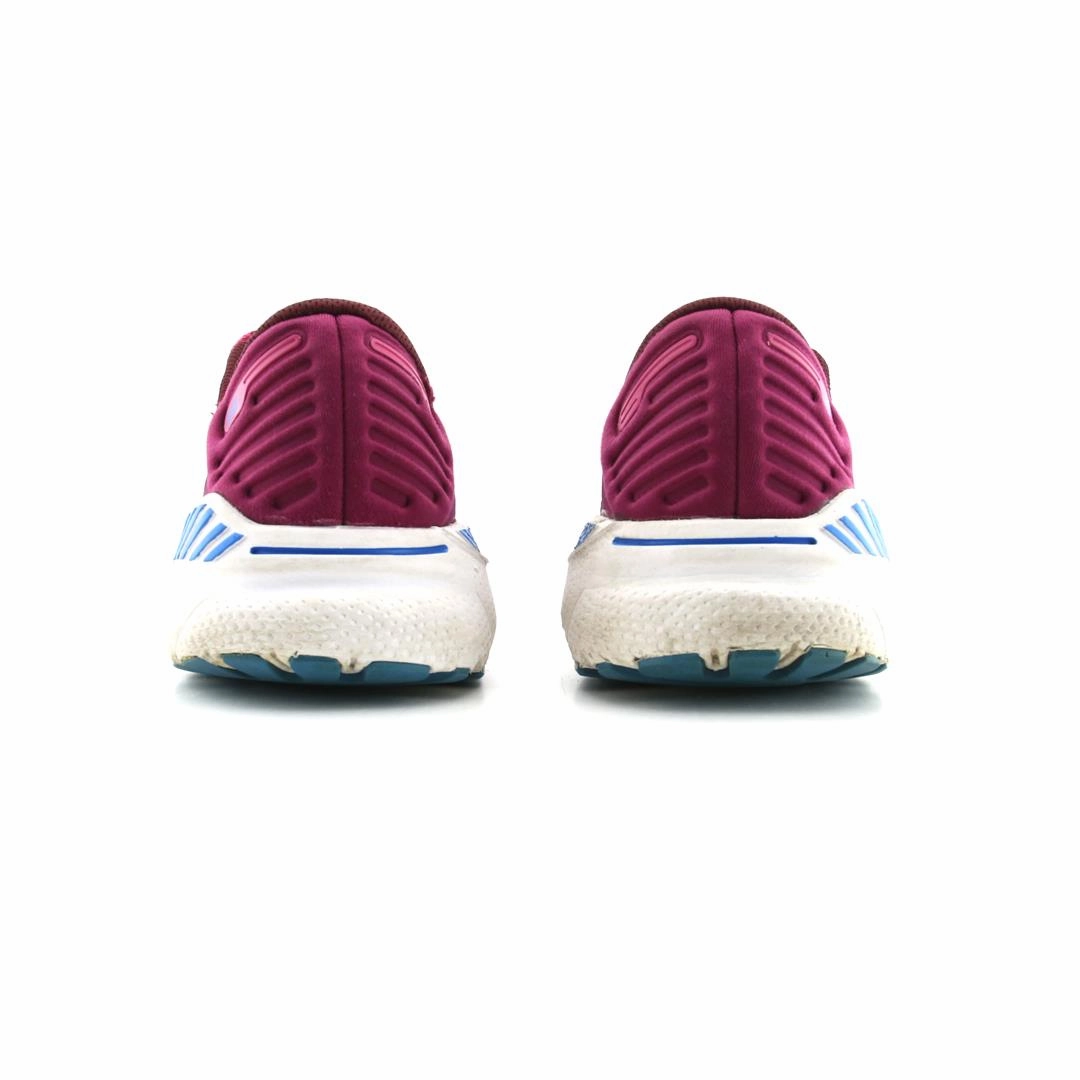 BROOKS ADRENALINE GTS 22 Brooks running shoe close-ups