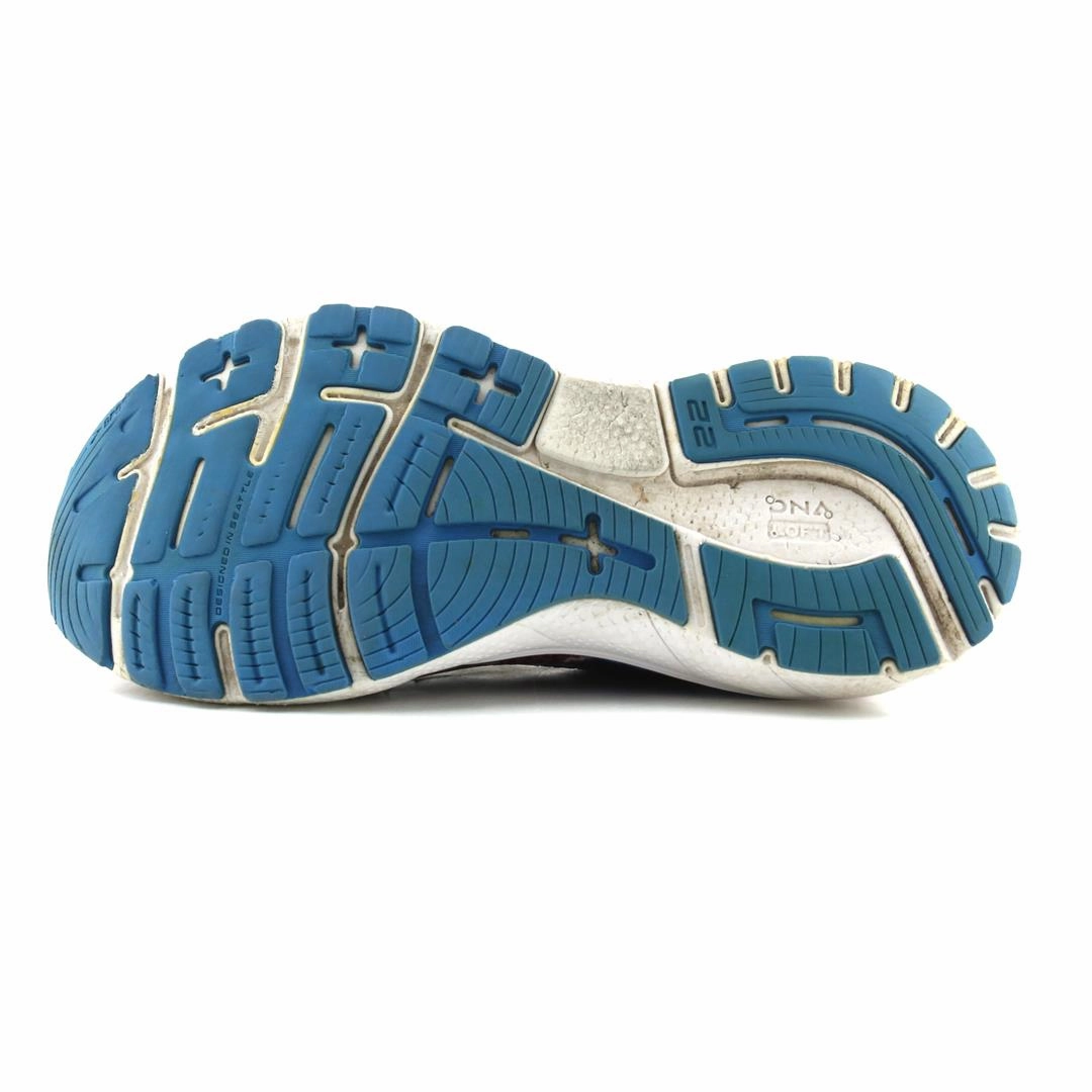 BROOKS ADRENALINE GTS 22 Brooks running shoe close-ups