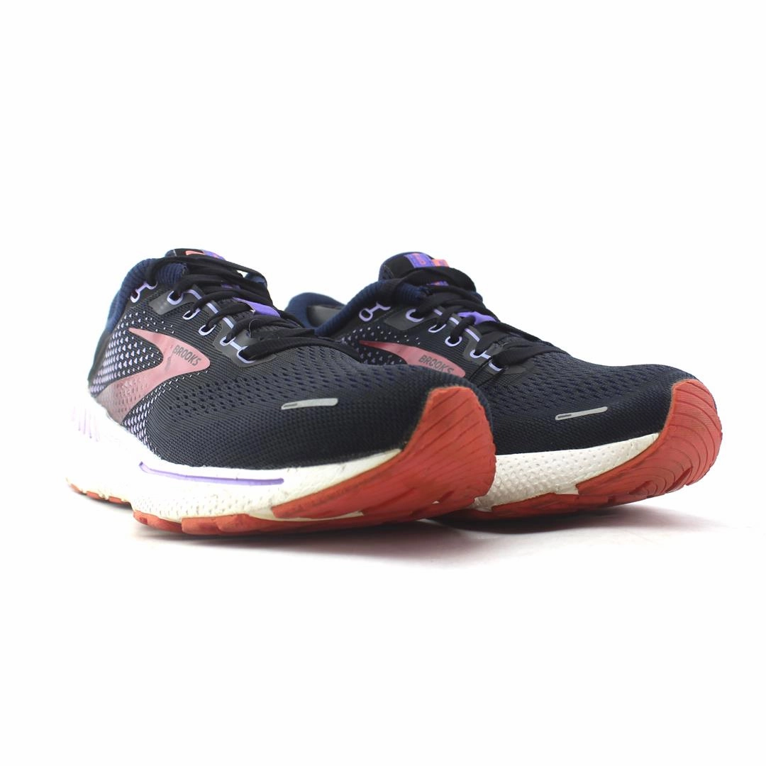 BROOKS ADRENALINE GTS 22 Brooks running shoe close-ups