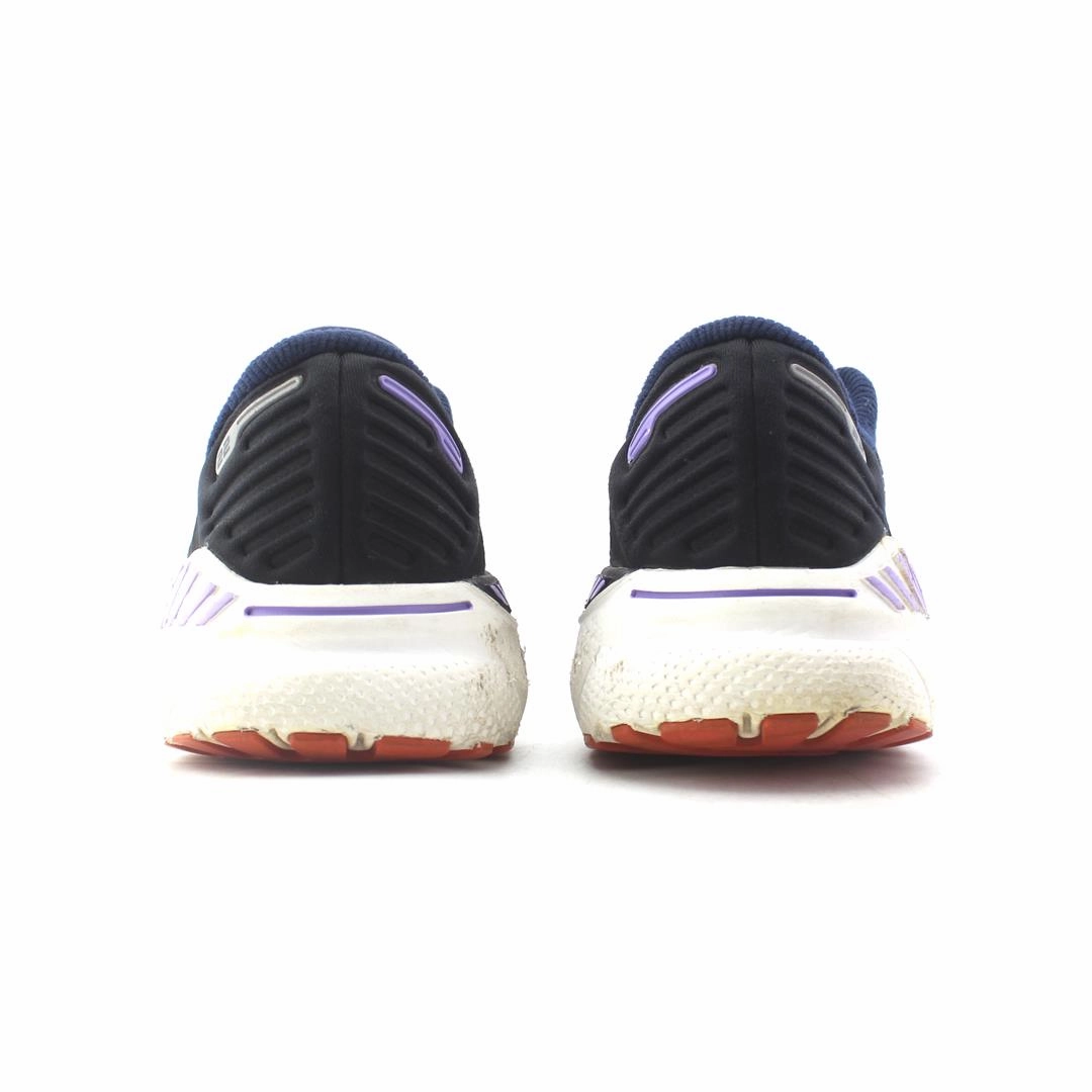 BROOKS ADRENALINE GTS 22 Brooks running shoe close-ups