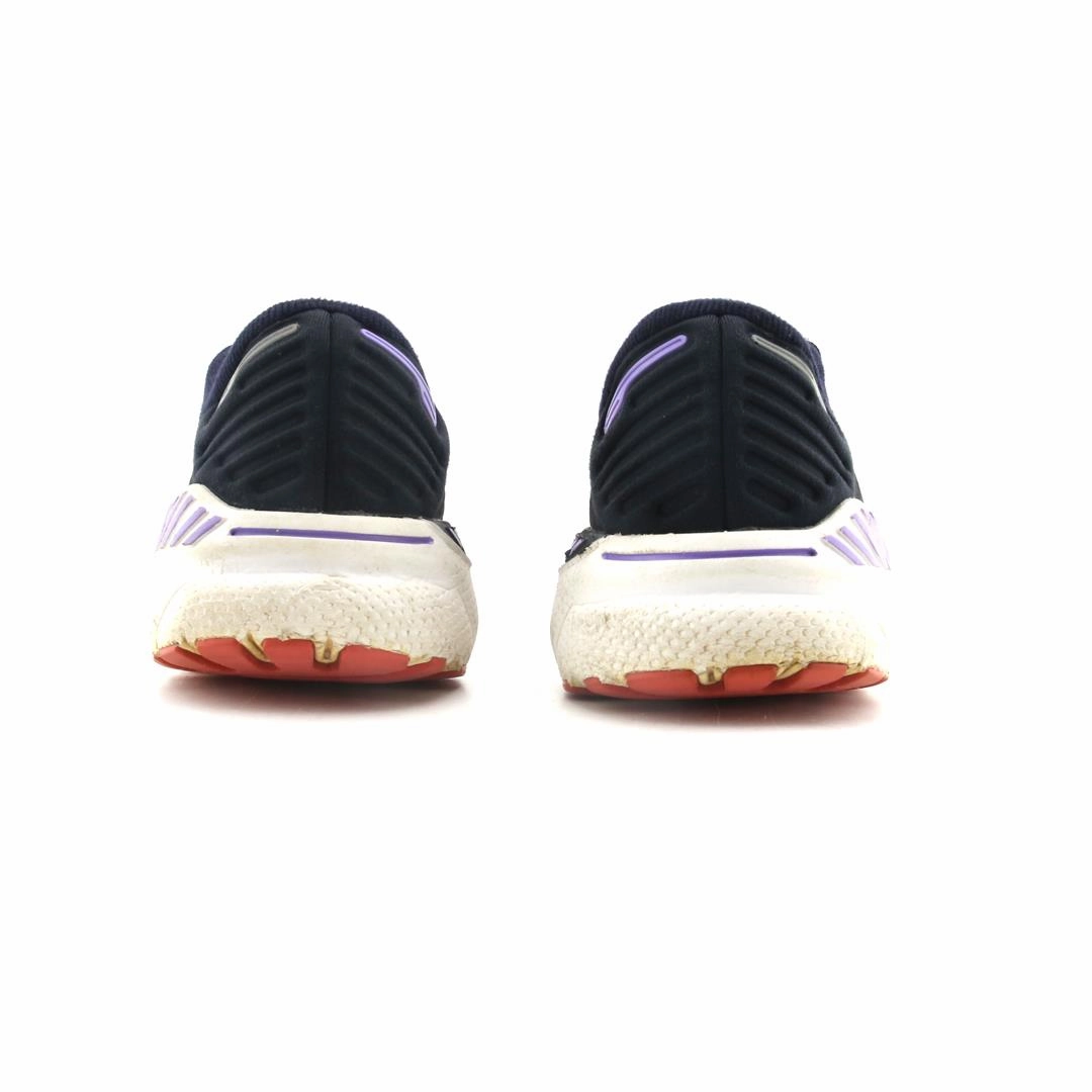 BROOKS ADRENALINE GTS 22 Brooks running shoe close-ups