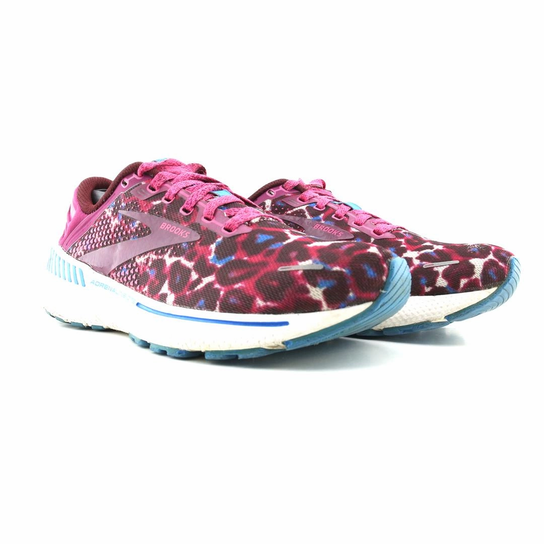 BROOKS ADRENALINE GTS 22 Brooks running shoe close-ups