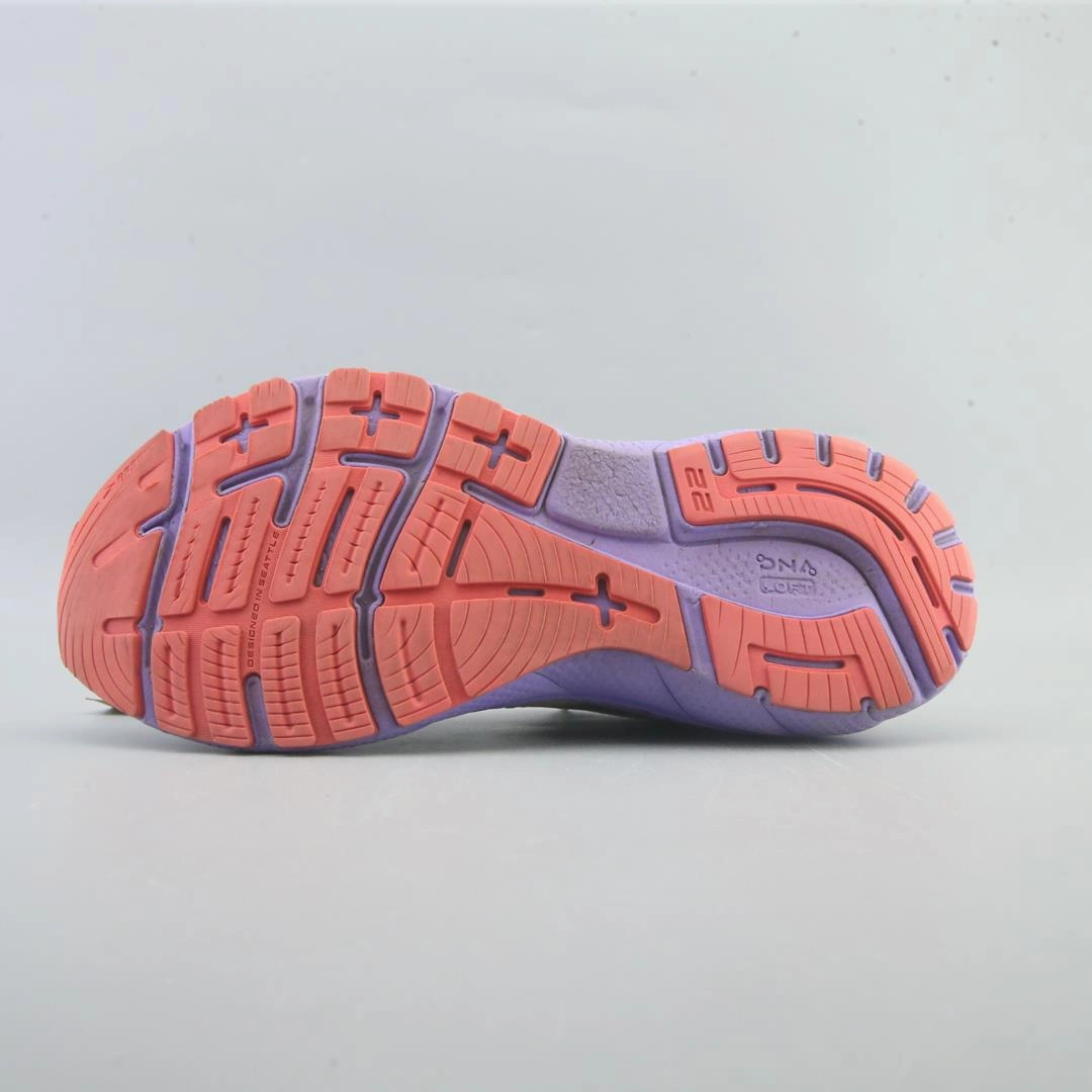 BROOKS ADRENALINE GTS 22 Brooks running shoe close-ups