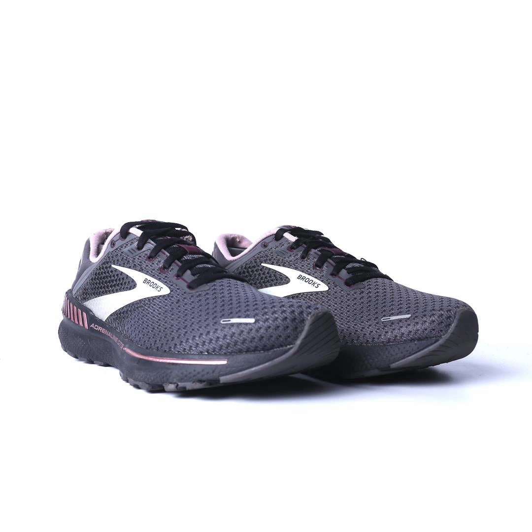BROOKS ADRENALINE GTS 22 Brooks trainer design images