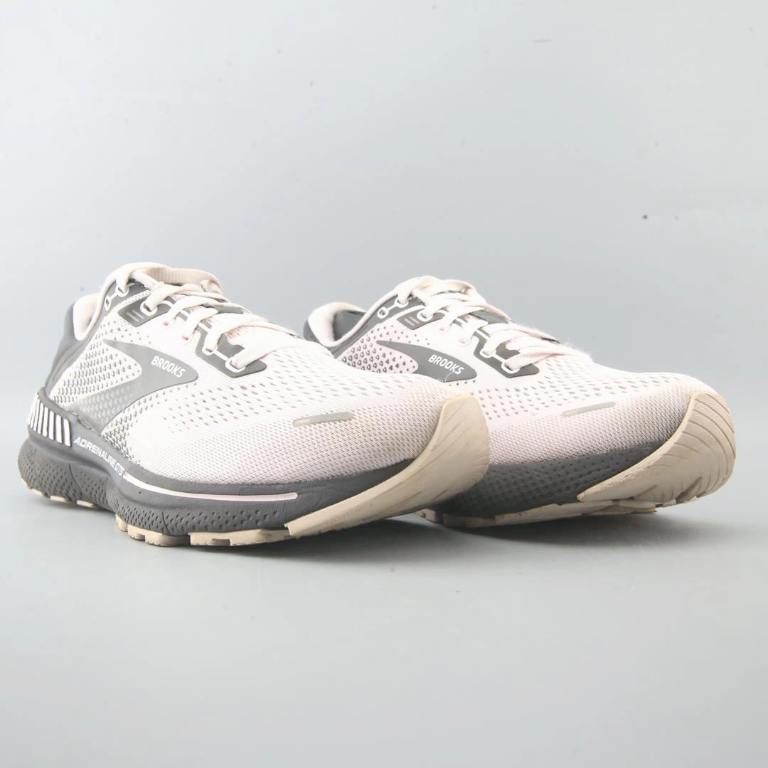 BROOKS ADRENALINE GTS 22 Brooks trainer design images