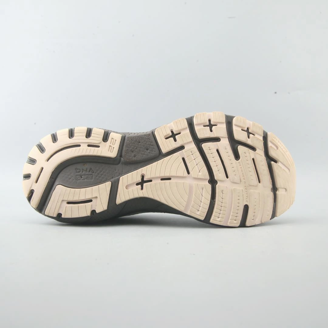 BROOKS ADRENALINE GTS 22 Brooks trainer design images
